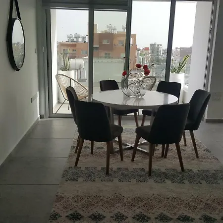 Luxury Comfort4 * פאפוס